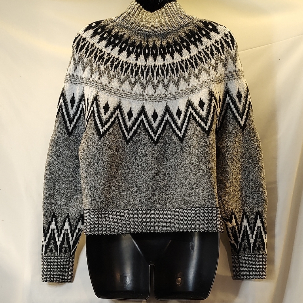 Old Navy Black and White Turtleneck Sweater - Picture 4 of 6